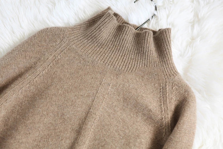 Autumn and Winter New Cashmere Sweater Women’s High-Necked Pullover Loose Thick Sweater Short Paragraph Knit Shirt