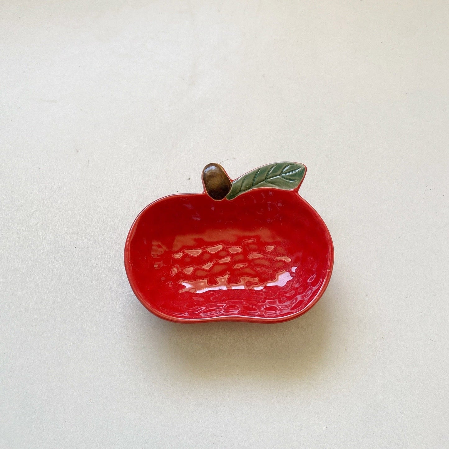 Cute fruit plate household underglaze small condiment dish ceramic soy sauce vinegar hot pot barbecue dipping snack