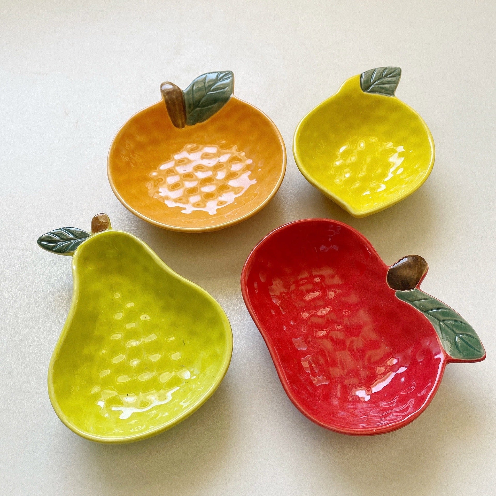 Cute fruit plate household underglaze small condiment dish ceramic soy sauce vinegar hot pot barbecue dipping snack