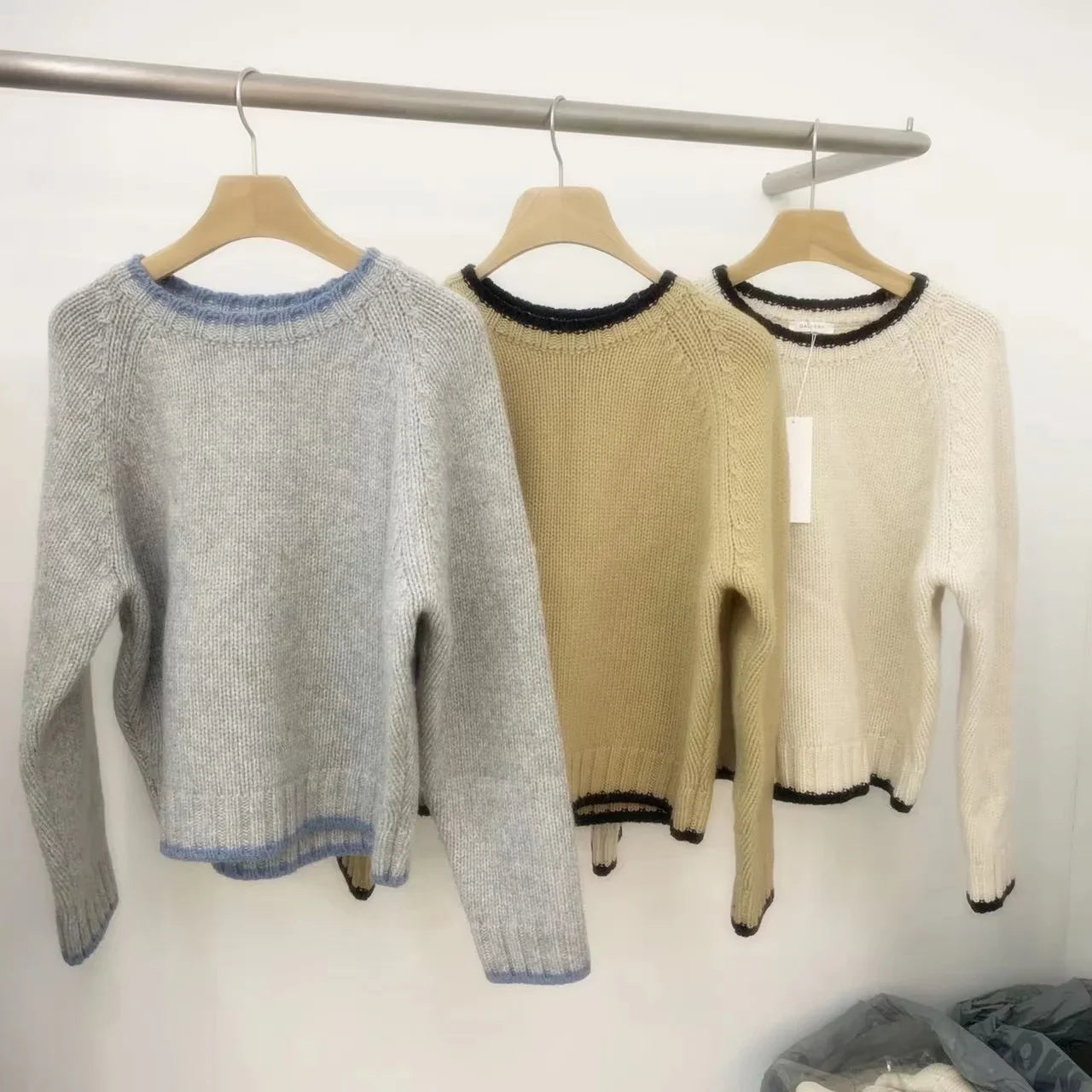 Fashion match color round neck cashmere sweater women’s autumn/winter Korean version thick wool base sweater loose