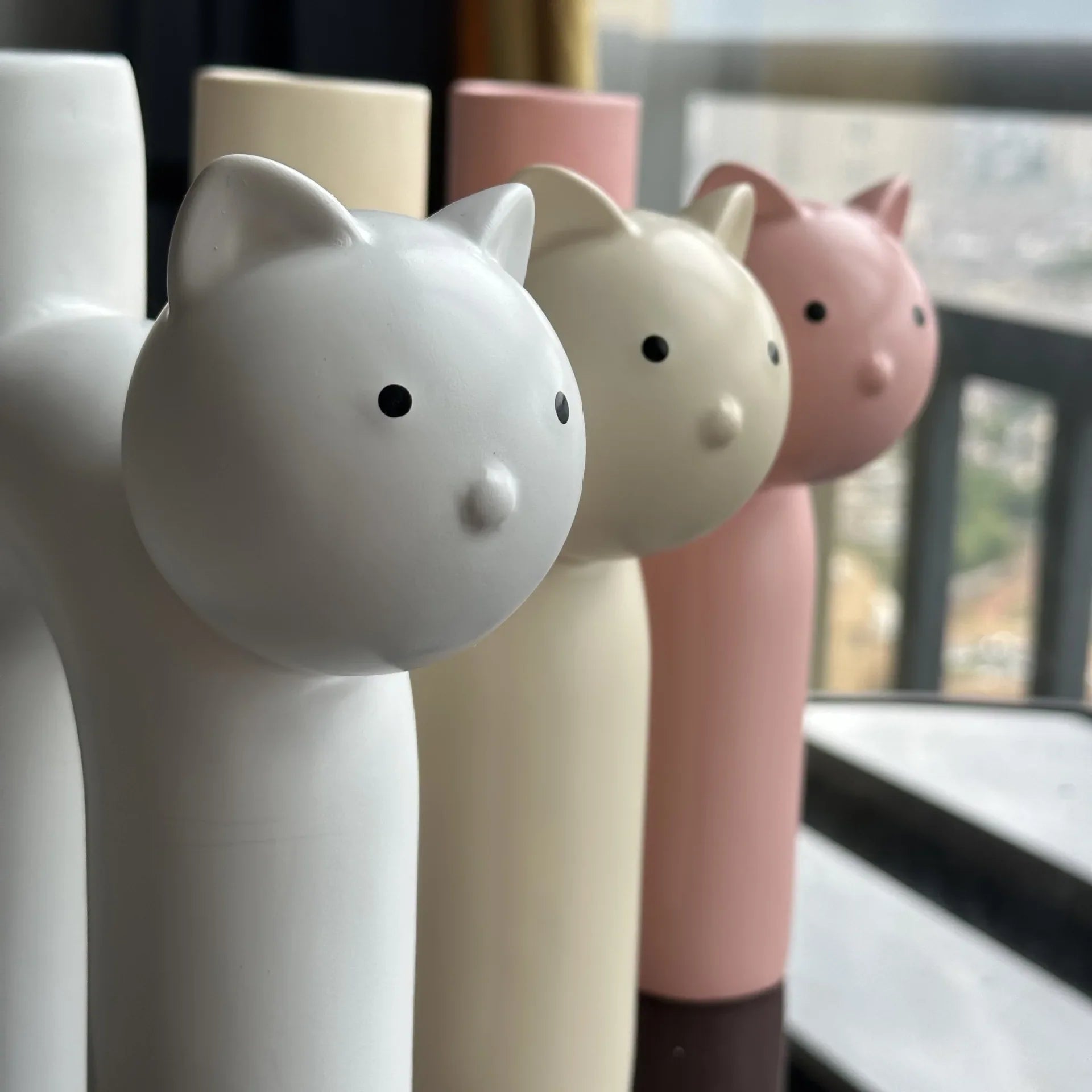 Tube Shaped Cat Resin Vase Creative Cute Modern Minimalist Home Vase Decoration Flower Vase